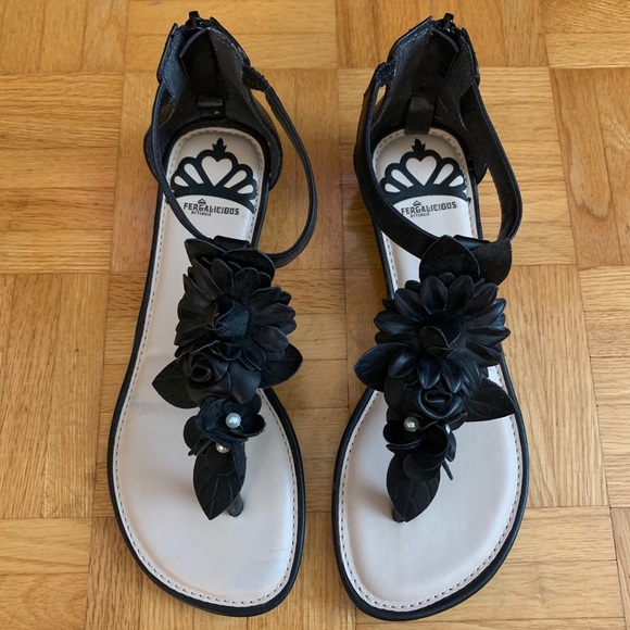 Fergalicious By Fergie Black Flowers Sandal 6 - Picture 2 of 12